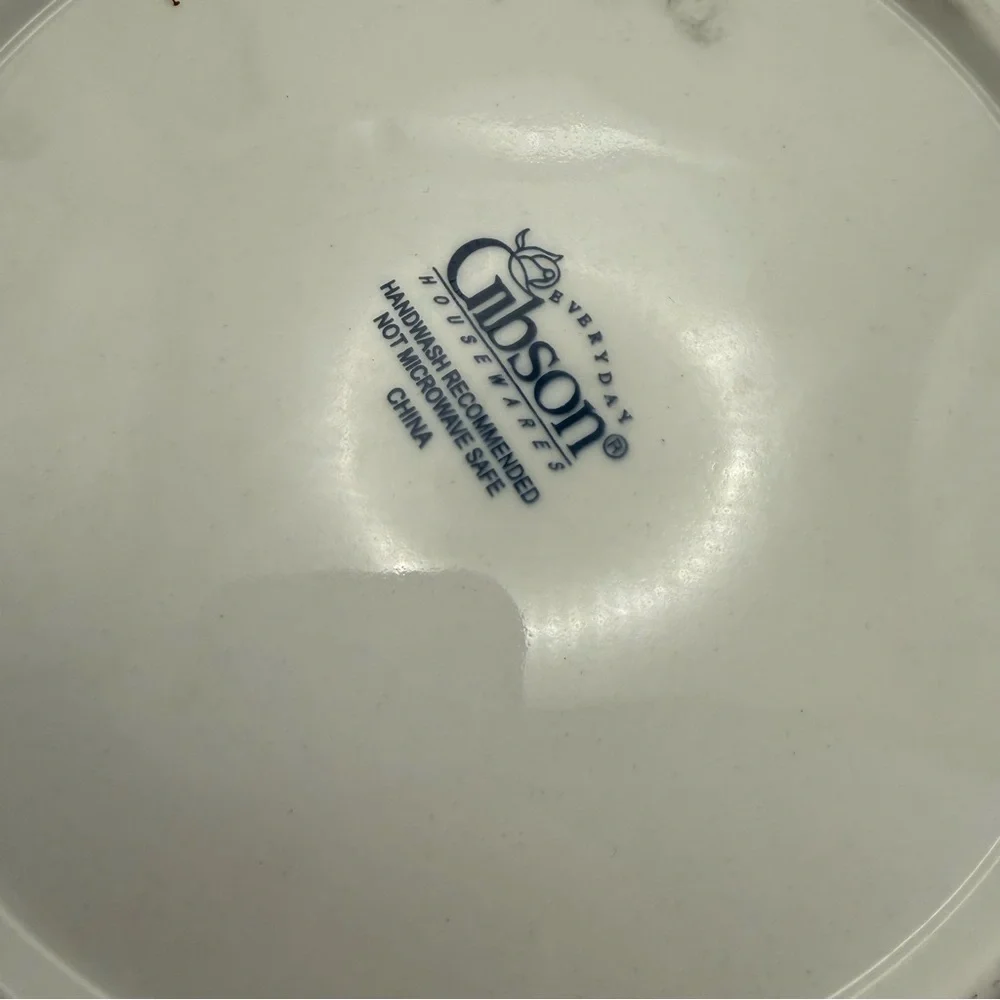 Vintage Gibson Holiday poinsettia dinner plate‎